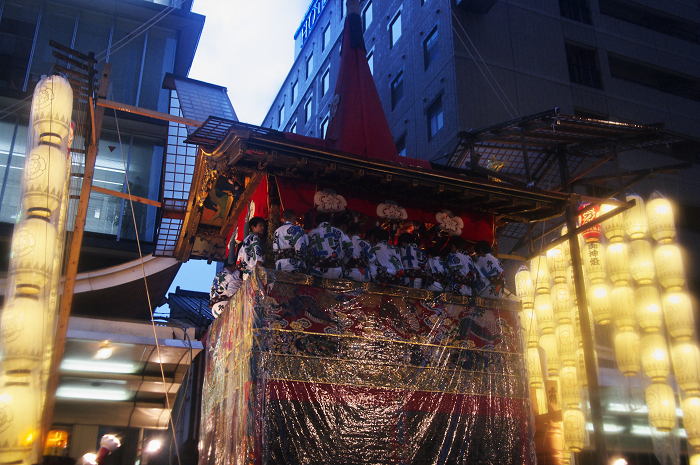 やっぱり雨の宵々山（祇園祭）_f0155048_0273935.jpg