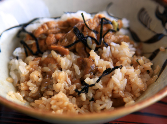 古宇利島「民宿しらさ」で生ウニ丼_b0049152_1940522.jpg