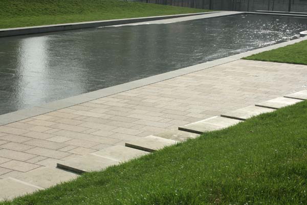 芝生のランドスケープ 薄い膜のような芝生 : Mindscape