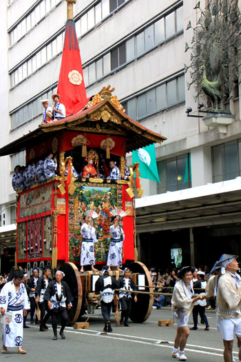 祇園祭山鉾巡行2_e0048413_2114113.jpg