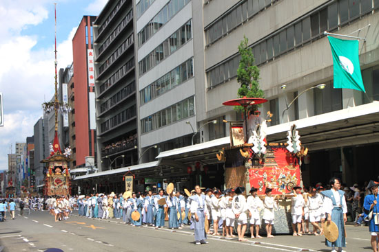 祇園祭山鉾巡行2_e0048413_21144880.jpg