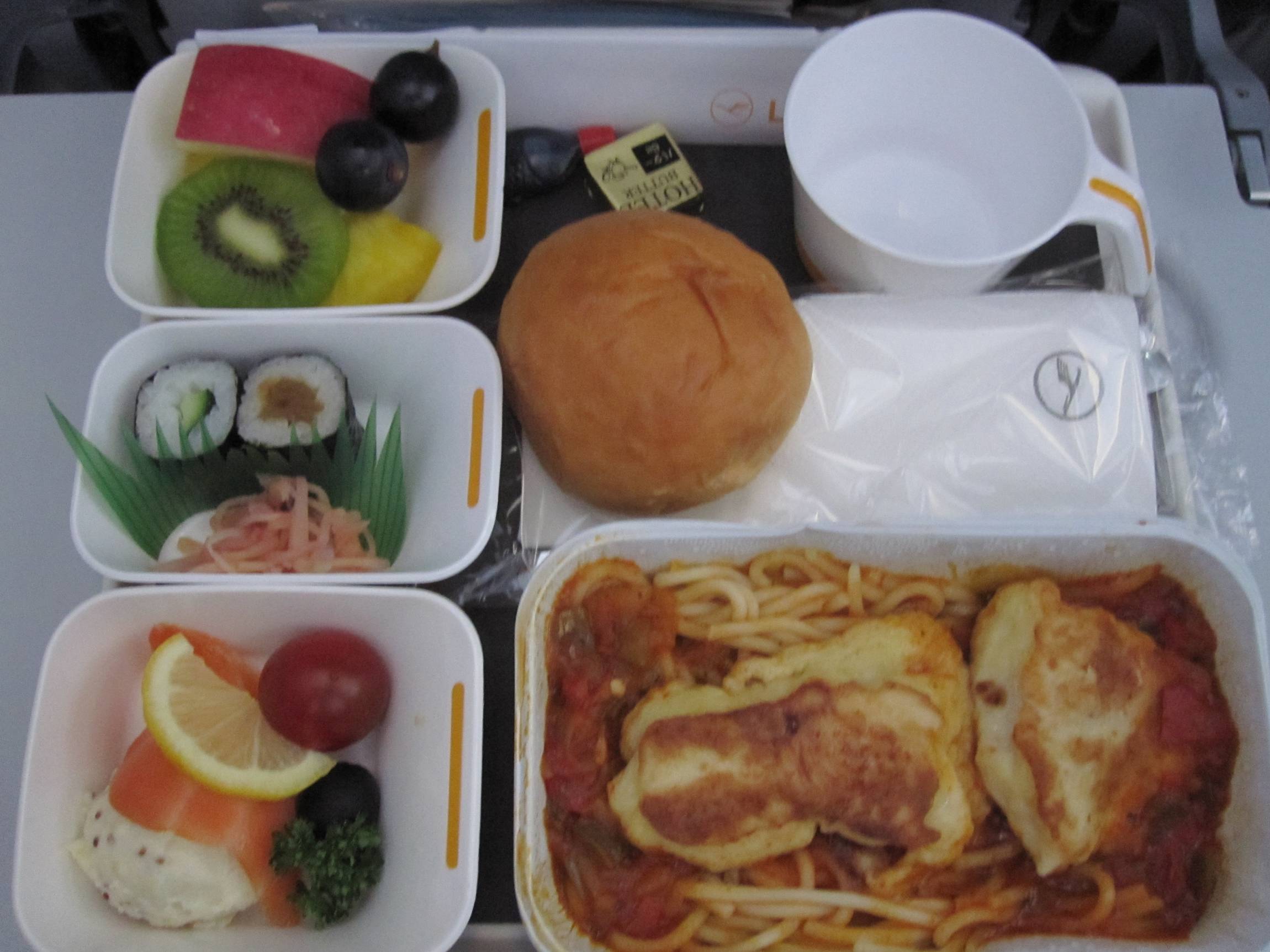 機内食（ルフトハンザ航空：LH715便） : せっかく行く海外旅行のために