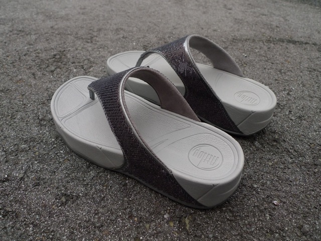 FITFLOP スパンコール・フィットネスサンダル Pewter再入荷_f0111683_13465017.jpg