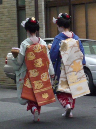 可愛い舞妓さんの姿も・上七軒ビアガーデン_f0181251_14154053.jpg