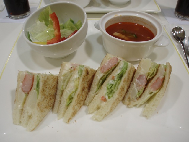 新宿の優秀ランチ_f0136555_7113563.jpg