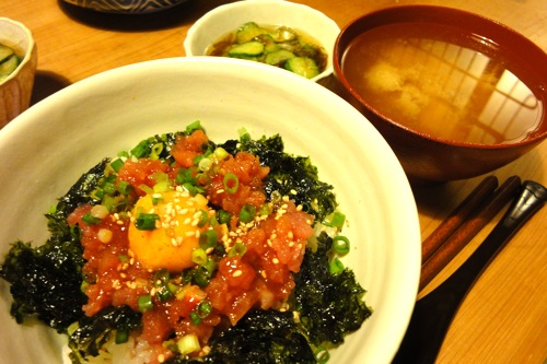 今日のごはん〜マグロユッケ丼_f0054859_20362418.jpg