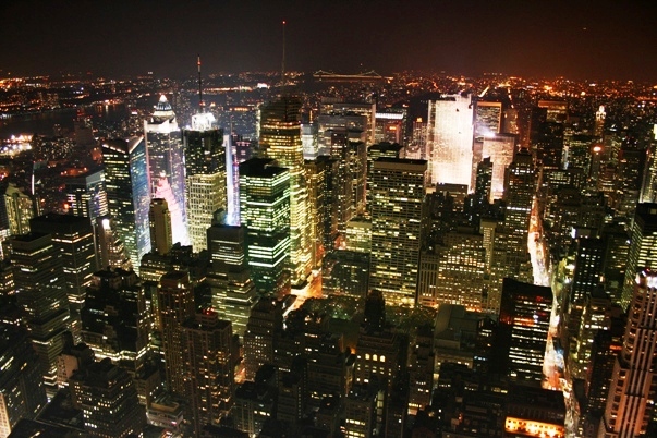 ニューヨーク エンパイア ステート ビル マンハッタンの夜景 Simple Gifts