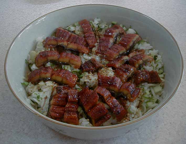 薬味たっぷり鰻丼_e0126576_13534752.jpg