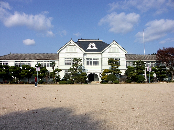 旧遷喬尋常小学校校舎_f0116479_22204894.jpg