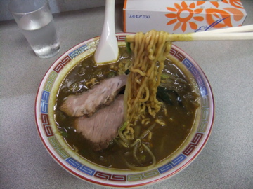 室蘭 味の大王 カレーラーメン ツー!!_c0226202_733627.jpg