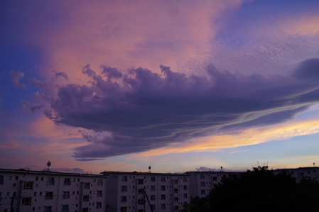 今日の雲はほんとすごかった_c0003752_2305912.jpg