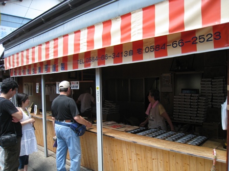 岐阜羽島 ナマズ料理とおちょぼ稲荷で食べ歩き_f0093960_16431364.jpg