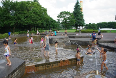 水遊び_f0138807_0593674.jpg