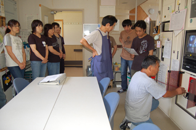 消防総合訓練を実施_a0154110_14505539.jpg