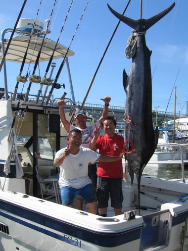 潮岬沖でファーストマーリン！！【カジキ・マグロトローリング】_f0009039_110674.jpg