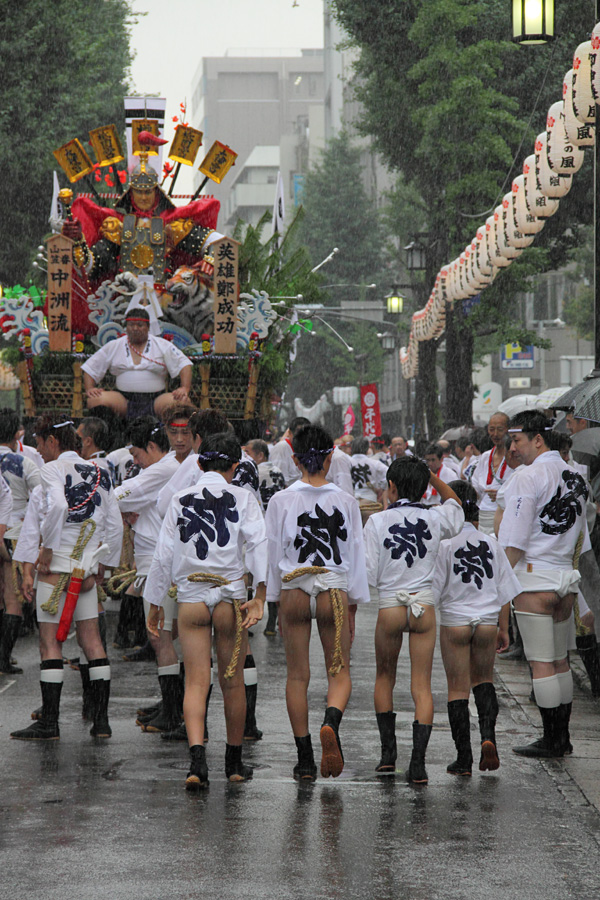 10.07.12：博多祇園山笠「追い山ならし」は雨の中１_c0007190_20425536.jpg