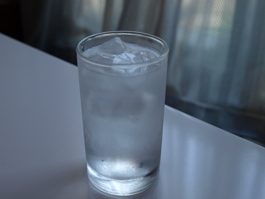 コップの水 風にふかれて 感じたこと コップの水 風にふかれて 感じたこと