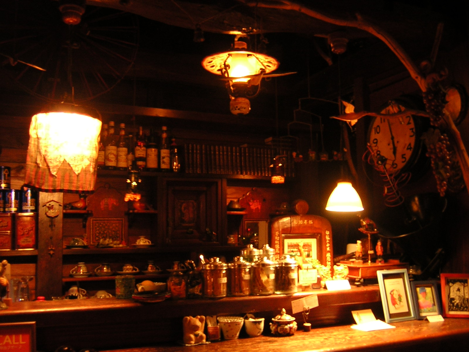 大きな岩の上に建つ小さな喫茶店 山閑人の誕生日 喫茶 山閑人 Caf E Sankanjin