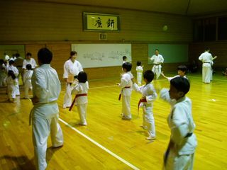 前川先生来場_c0118332_2381151.jpg