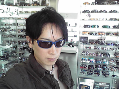 いよいよ本日より発売開始!モンテディオ山形オフィシャルサングラス! _c0003493_13452490.jpg