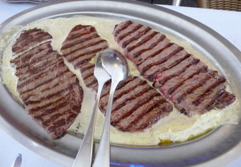 ステーキと言えばCafé de Paris?_c0201334_6561716.jpg