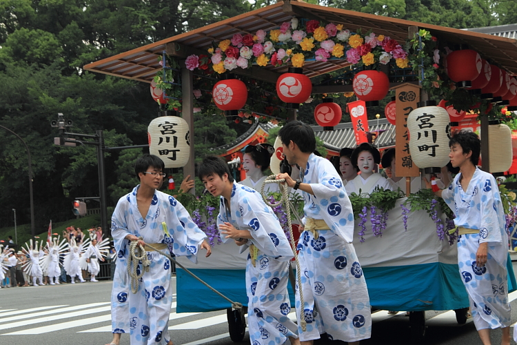 祇園祭 ~花傘巡行(後編)~_e0051888_3484048.jpg