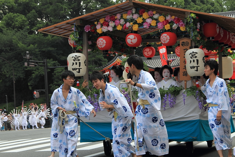 祇園祭　～花傘巡行（後編）～_e0051888_3484048.jpg