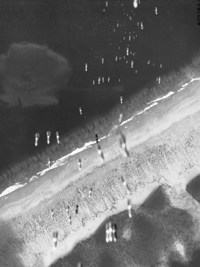 ヤップに眠る米海軍機F6F-5ヘルキャットを記憶にとどめる展示の落成式_a0043520_1340359.jpg