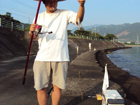 黒の浜でキスが釣れてます_f0133861_20421581.jpg