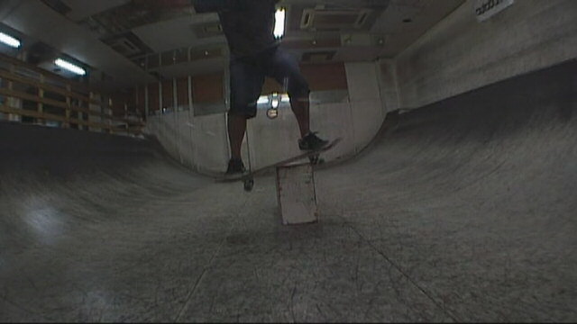 HOW TO☆SK8  B/S　BOARD　SLIDE_a0126147_2333545.jpg