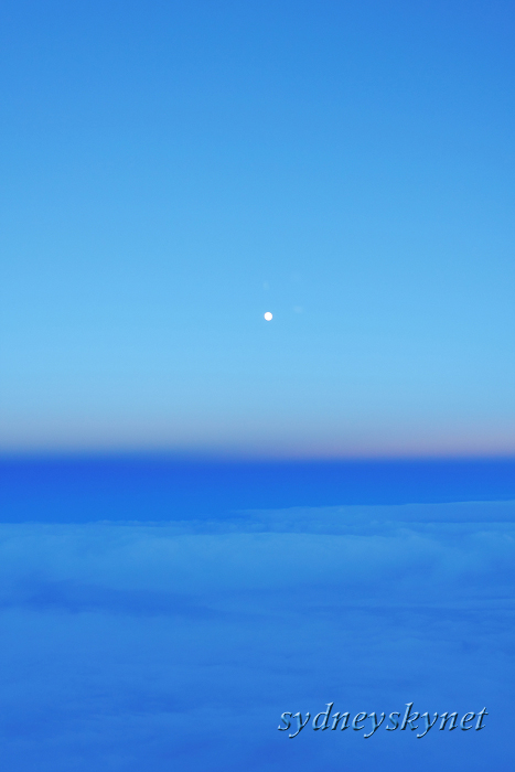 FullMoon above the cloud_f0084337_19142892.jpg