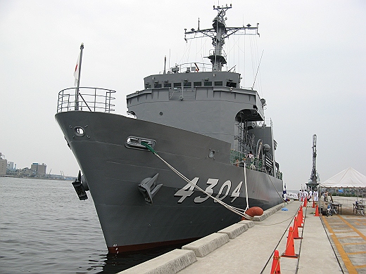 多用途支援艦 AMS4304「げんかい」を見学する : In the pontoon 多用途支援艦 AMS4304「げんかい」を見学する : In the pontoon