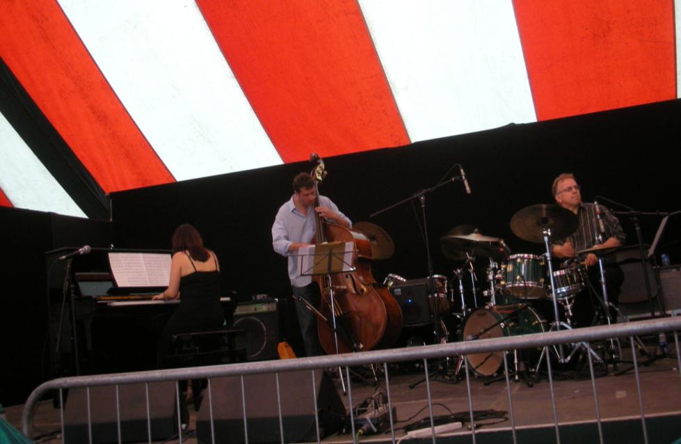 「あの人」がいない！Ealing Jazz Festival_a0123372_9364745.jpg