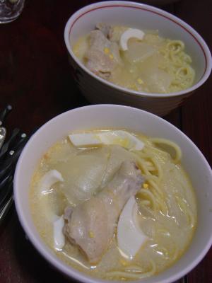 ミャンマーのラーメン_c0023323_6253276.jpg