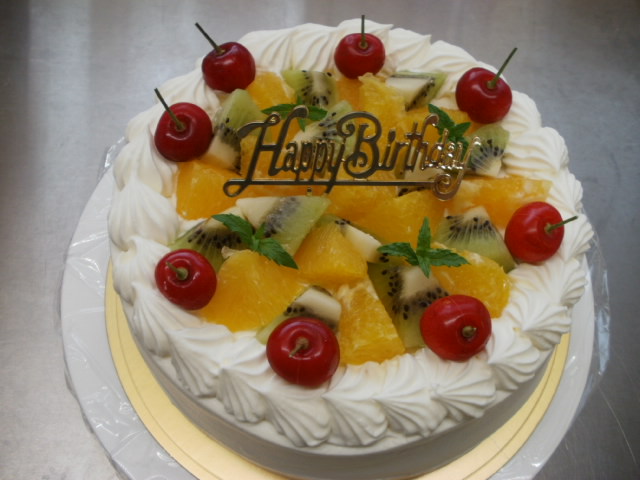 ７月のデコレーションケーキ 手作りおやつの店spuntino