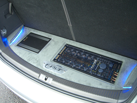 トゥーラン トランク製作_a0055981_1935086.jpg