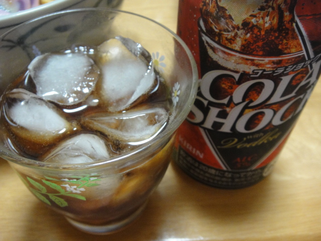 コークハイならぬ コーラ ウォッカ 結構いけます Loosetieのグルメダイエット