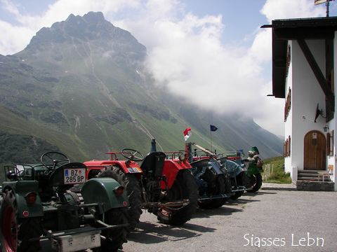 Silvretta Bielerhöhe　湖近くの教会へ_e0088895_14294695.jpg