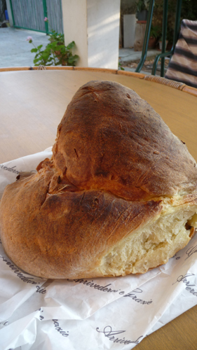 美味しいパンの村アルタムーラ_f0106597_1123436.jpg