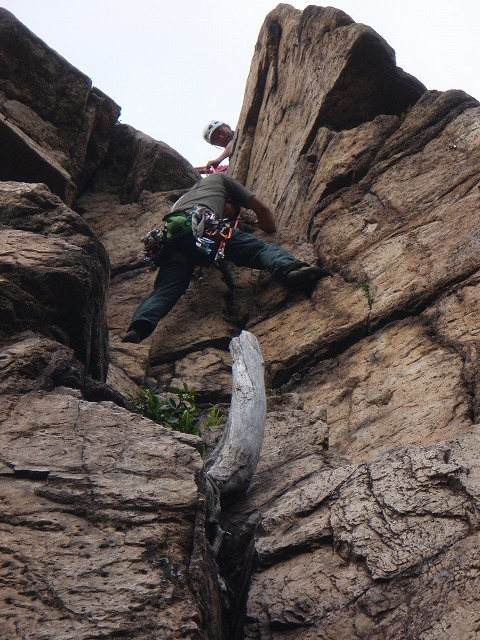 久しぶりの保塁岩ｃｌｉｍｂｉｎｇ(本編）_c0147398_4103044.jpg