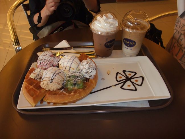 韓国旅行その2 「カフェTEA`USでまったり・・・」_d0148729_22204651.jpg