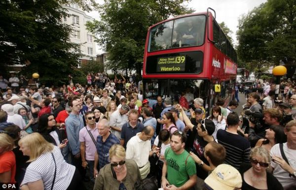 VISIT ABBEY ROAD_d0148729_23591510.jpg