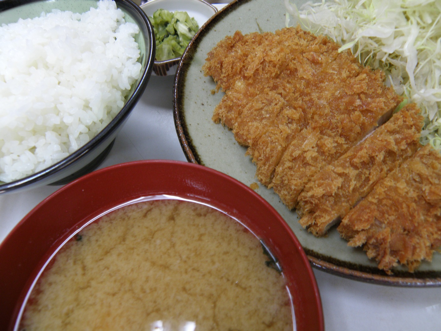とんかつ定食550円。とんかつの美よし。_f0053279_1445789.jpg