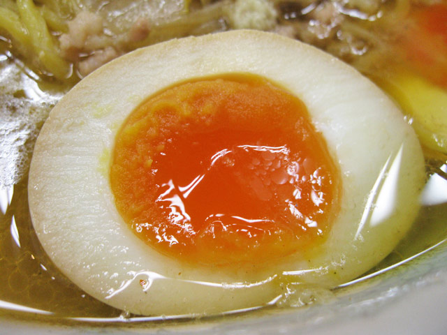 さっぽろ純連 東京店 味玉とバターコーン_a0016730_2001428.jpg