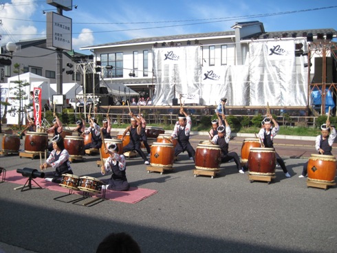 第32回大町やまびこ祭り大盛況!_b0140235_1061490.jpg