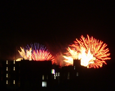 夏祭りの最終日は花火大会_f0093563_22385335.jpg