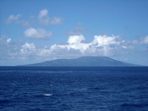 八丈島発　三宅島までの船旅_e0097770_1151490.jpg