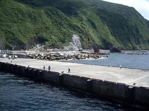 八丈島発　三宅島までの船旅_e0097770_1155172.jpg