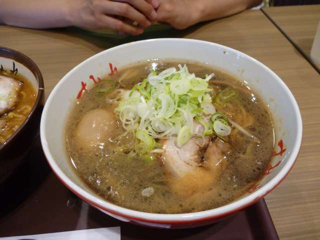 ラーメン店　すみれ_a0005899_1624111.jpg