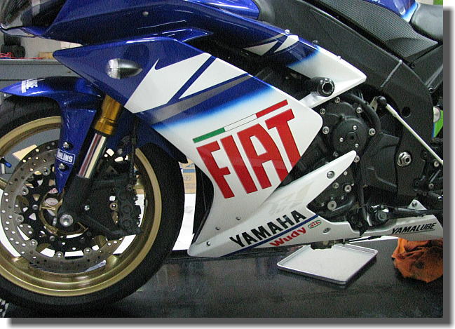 YZF-R1全塗装カスタム_f0178858_16484387.jpg